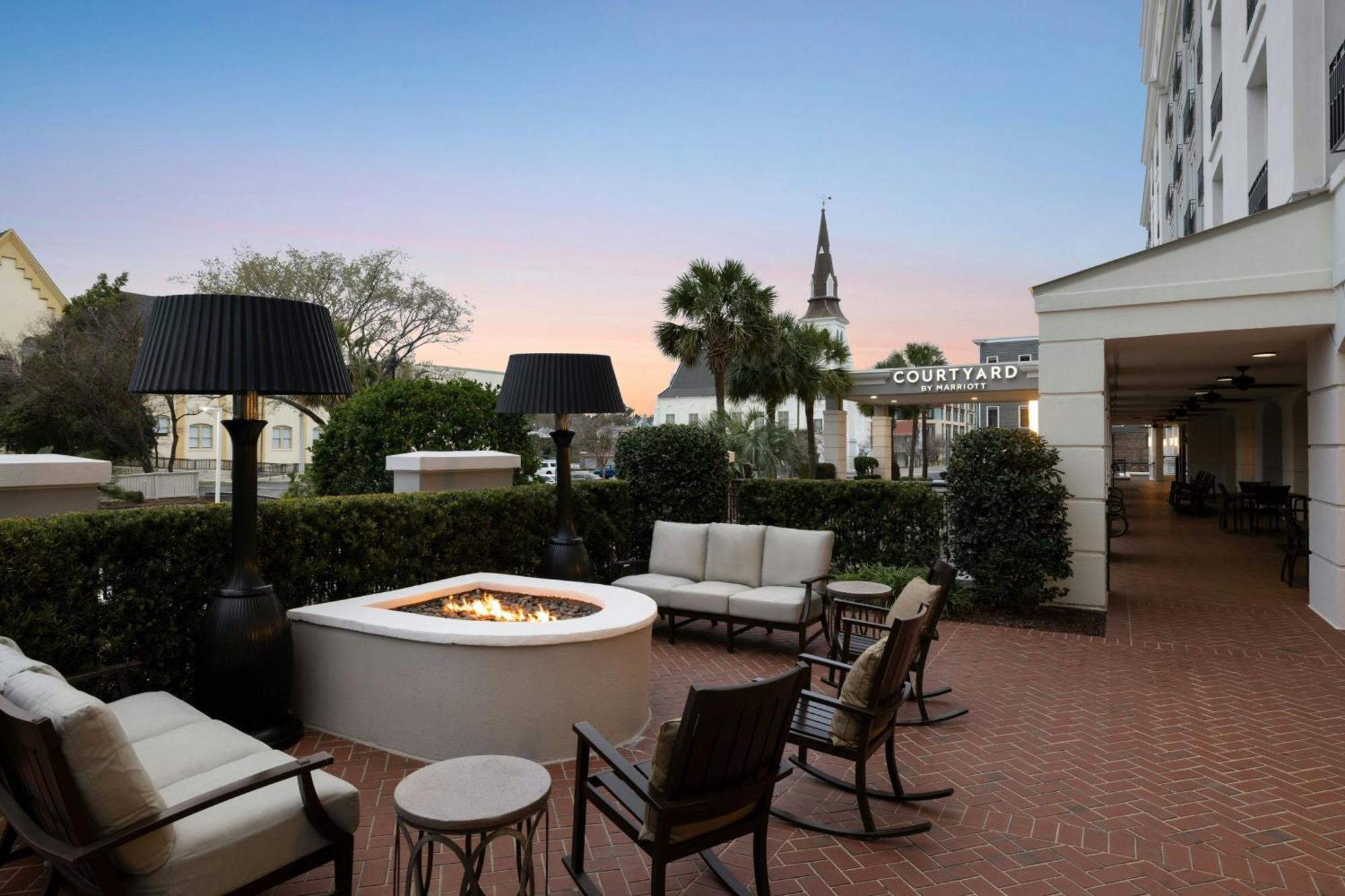 Courtyard By Marriott Charleston Historic District Exterior foto