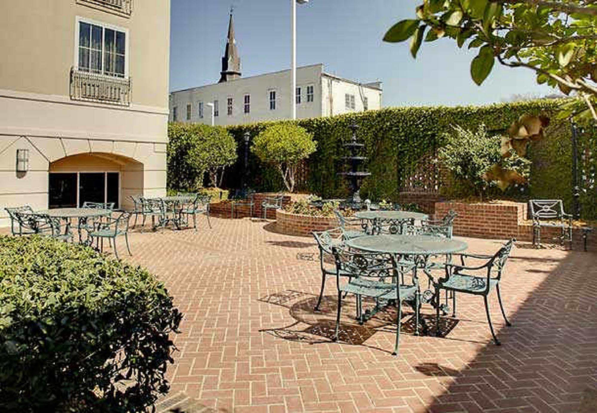 Courtyard By Marriott Charleston Historic District Exterior foto